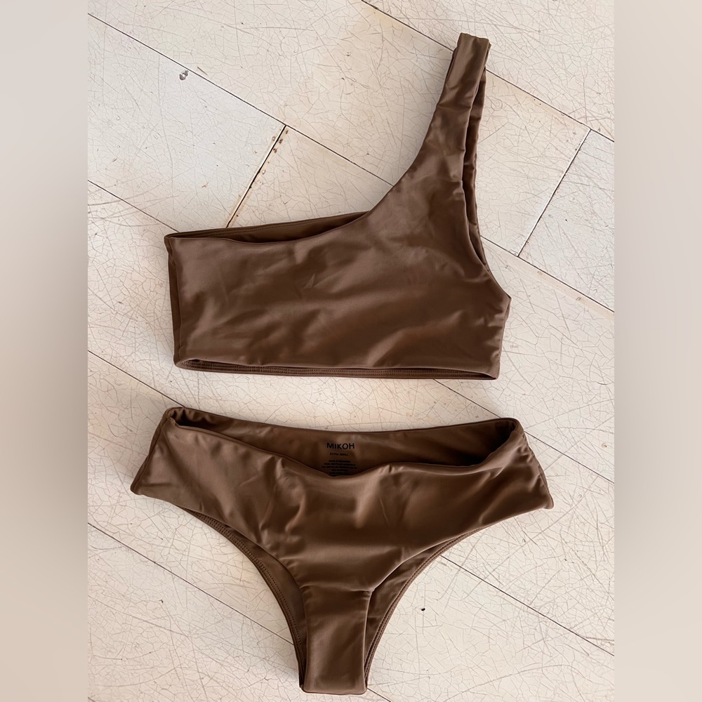 Mikoh bikini top and bottom. XS top and XS bottom. Never worn. Brand new